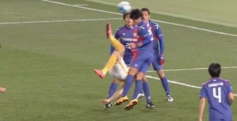 邦本宜裕单刀破门，因越位在先进球被判无效