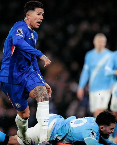 内托右路传中，恩佐禁区内头槌破门！切尔西取得领先！