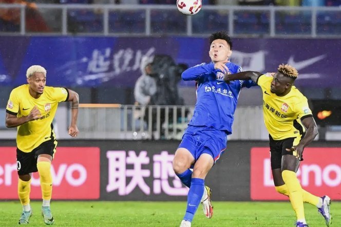 特谢拉造点，吴曦点射破门，申花1-0河南