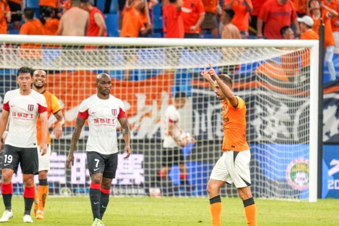 半场：青岛海牛0-0成都蓉城，贺一然、费利佩造险