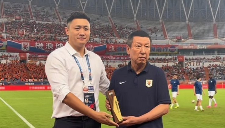 小将粉打打龙立贴，09段明年踢中超如果无一人能踢上1000分钟，他删大号
