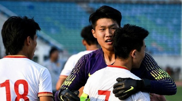 话说老邝不让小邝踢u19原来是为了规避6万欧一年的青训补偿啊